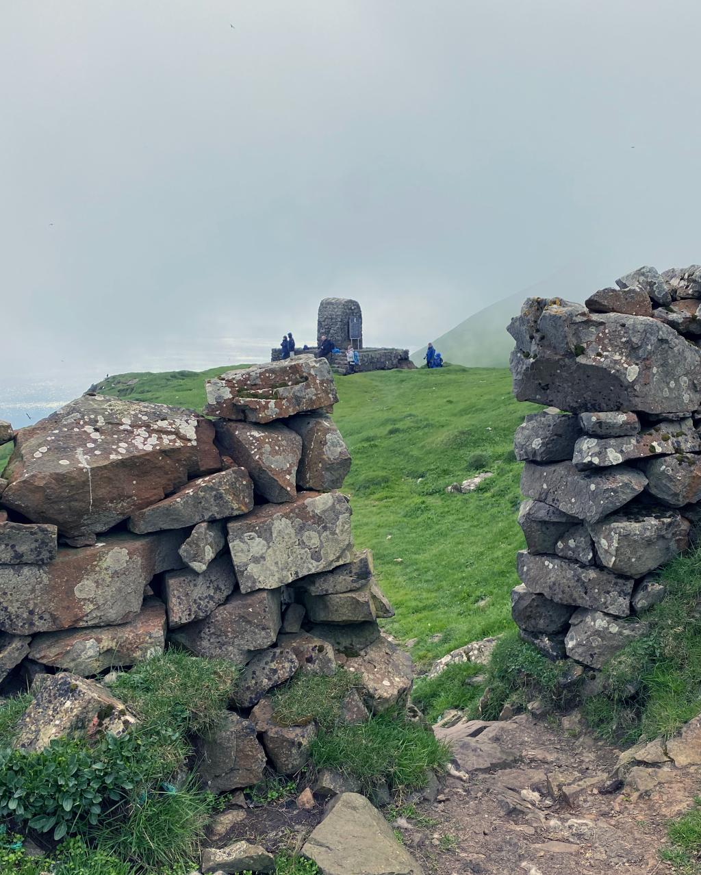 Minnisvarðin, Mykines